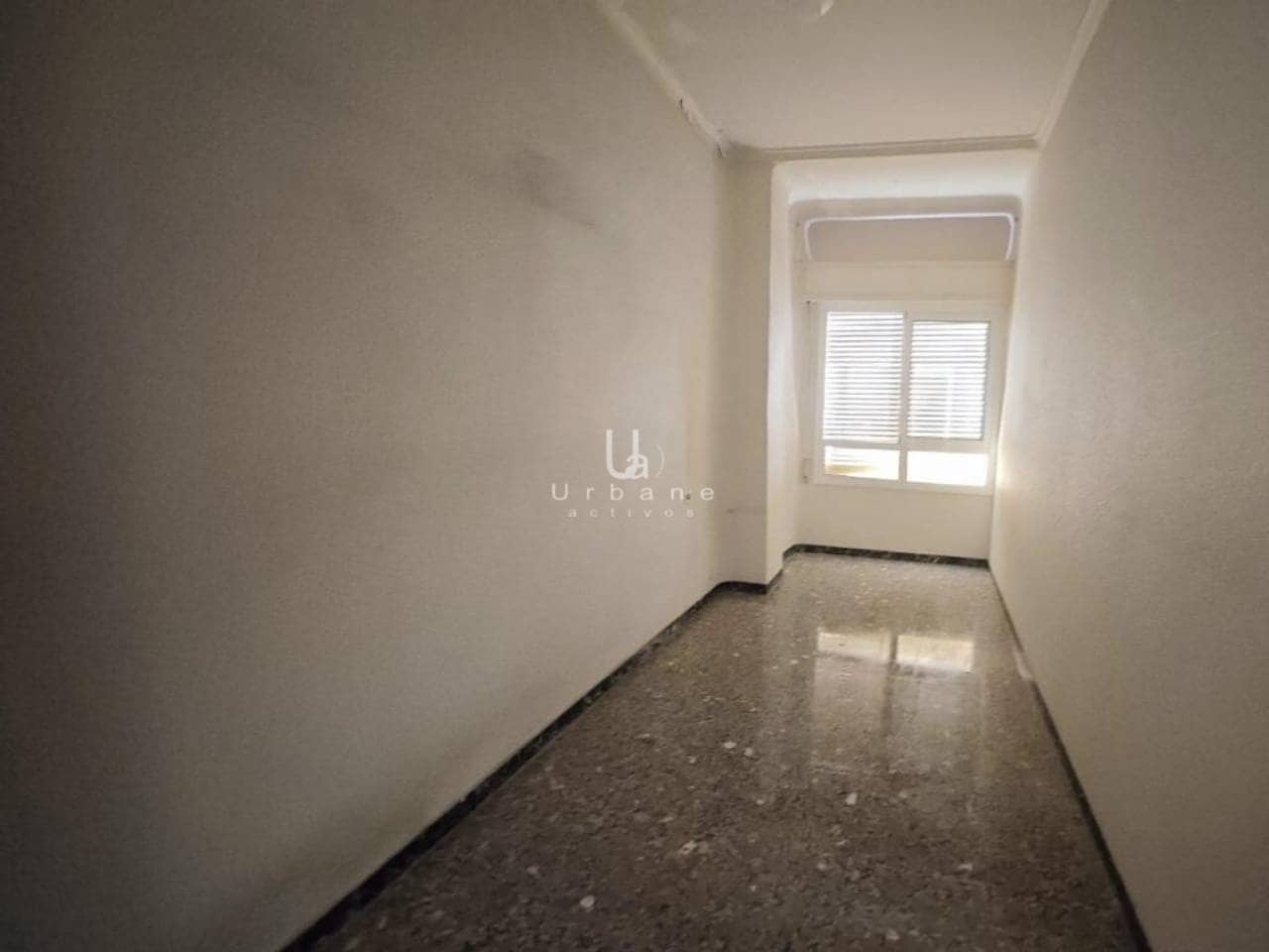 3 bedroom Flat for sale in Alquerias - € 74,000 (Ref: 9932707)