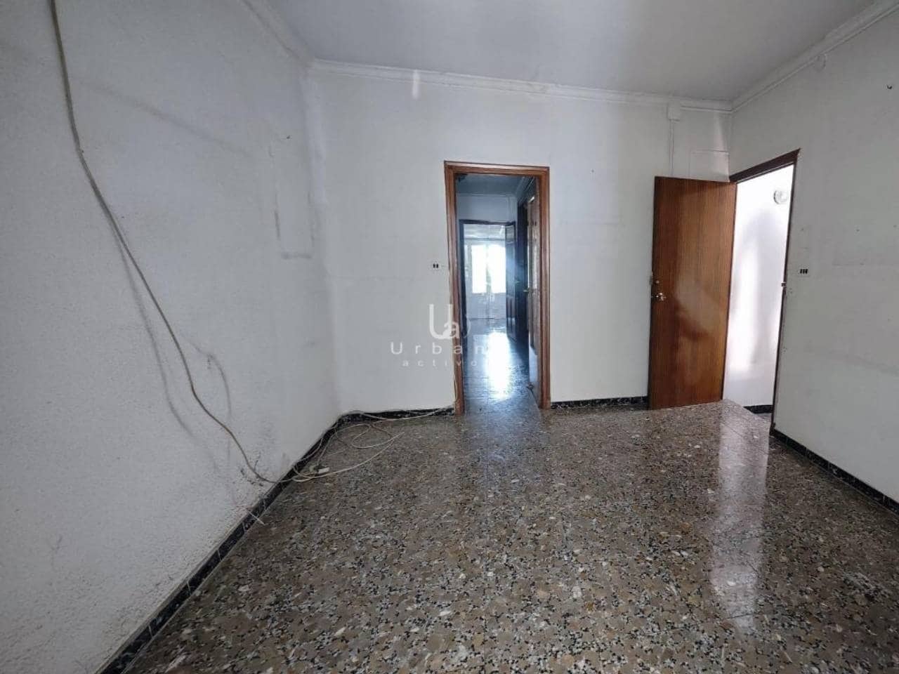 3 bedroom Flat for sale in Alquerias - € 74,000 (Ref: 9932707)