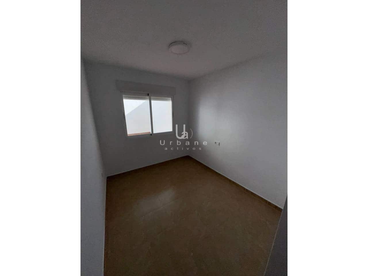 5 bedroom Townhouse for rent in Las Torres de Cotillas with garage - € 1,000 (Ref: 9956804)