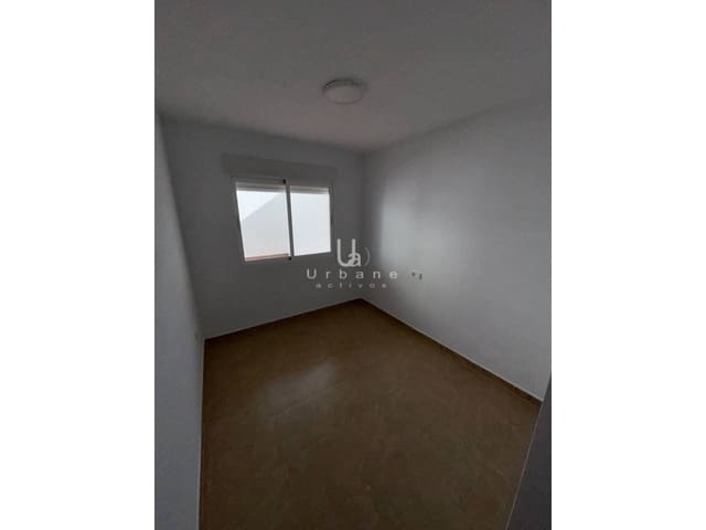 5 bedroom Townhouse for rent in Las Torres de Cotillas with garage - € 1,000 (Ref: 9956804)