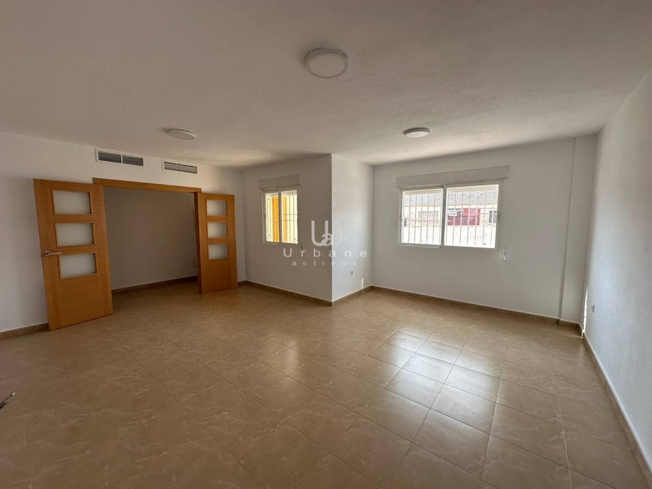 5 bedroom Townhouse for rent in Las Torres de Cotillas with garage - € 1,000 (Ref: 9956804)