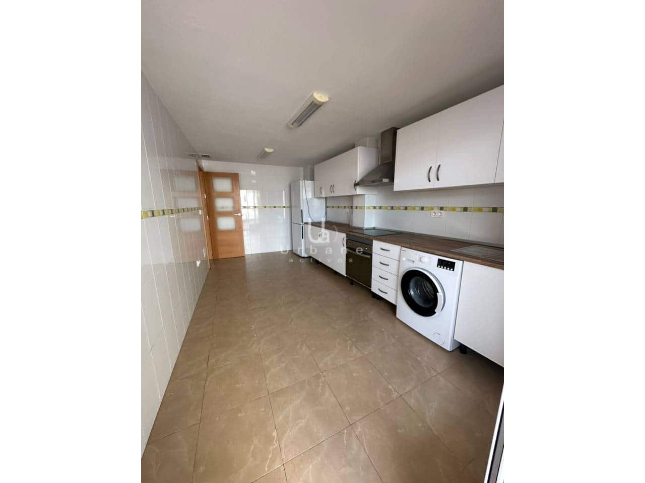 5 bedroom Townhouse for rent in Las Torres de Cotillas with garage - € 1,000 (Ref: 9956804)