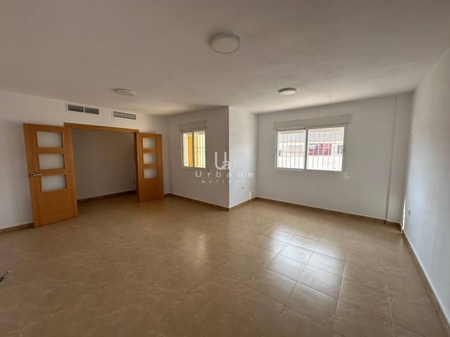 5 bedroom Townhouse for rent in Las Torres de Cotillas with garage - € 1,000 (Ref: 9956804)