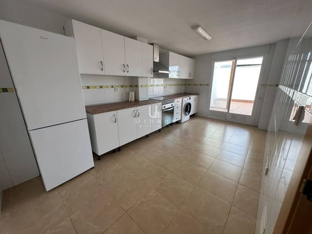 5 bedroom Townhouse for rent in Las Torres de Cotillas with garage - € 1,000 (Ref: 9956804)