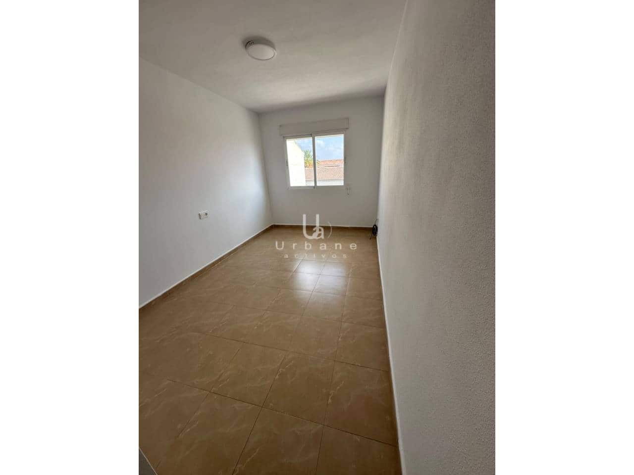 5 bedroom Townhouse for rent in Las Torres de Cotillas with garage - € 1,000 (Ref: 9956804)