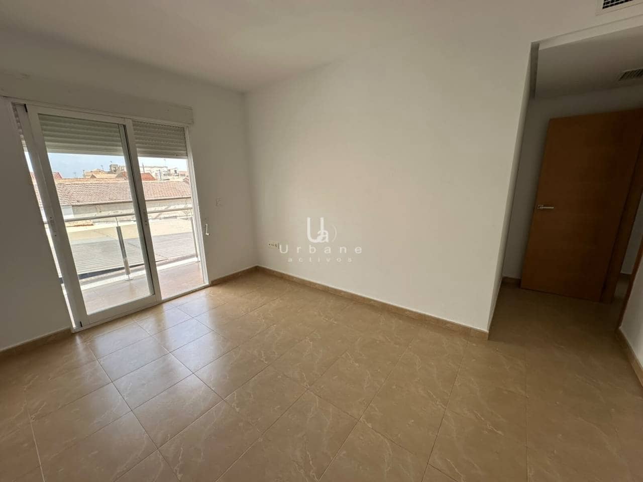 5 bedroom Townhouse for rent in Las Torres de Cotillas with garage - € 1,000 (Ref: 9956804)