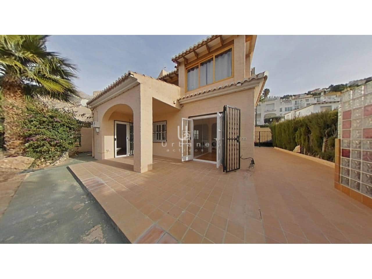 2 slaapkamer Rijtjeshuis te koop in Altea met garage - € 340.000 (Ref: 9956807)