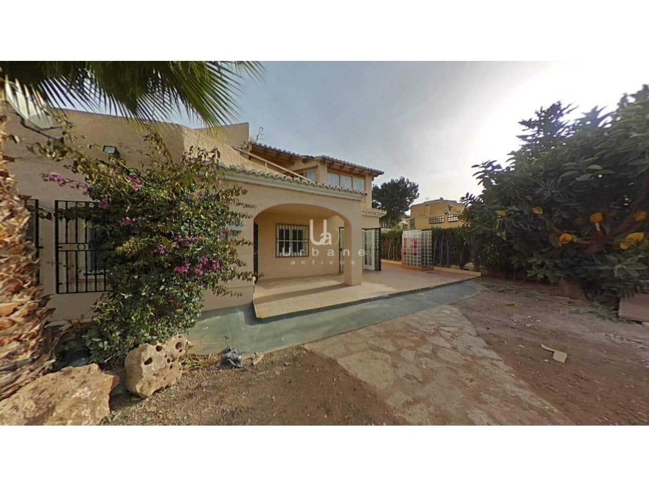 2 slaapkamer Rijtjeshuis te koop in Altea met garage - € 340.000 (Ref: 9956807)