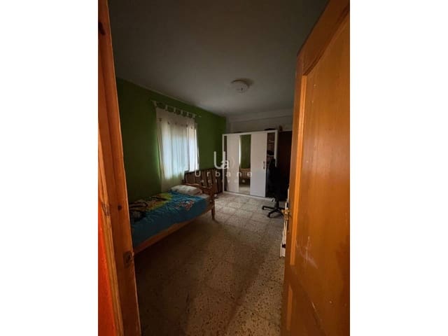 4 bedroom Villa for sale in Llíria with pool garage - € 180,000 (Ref: 9962032)