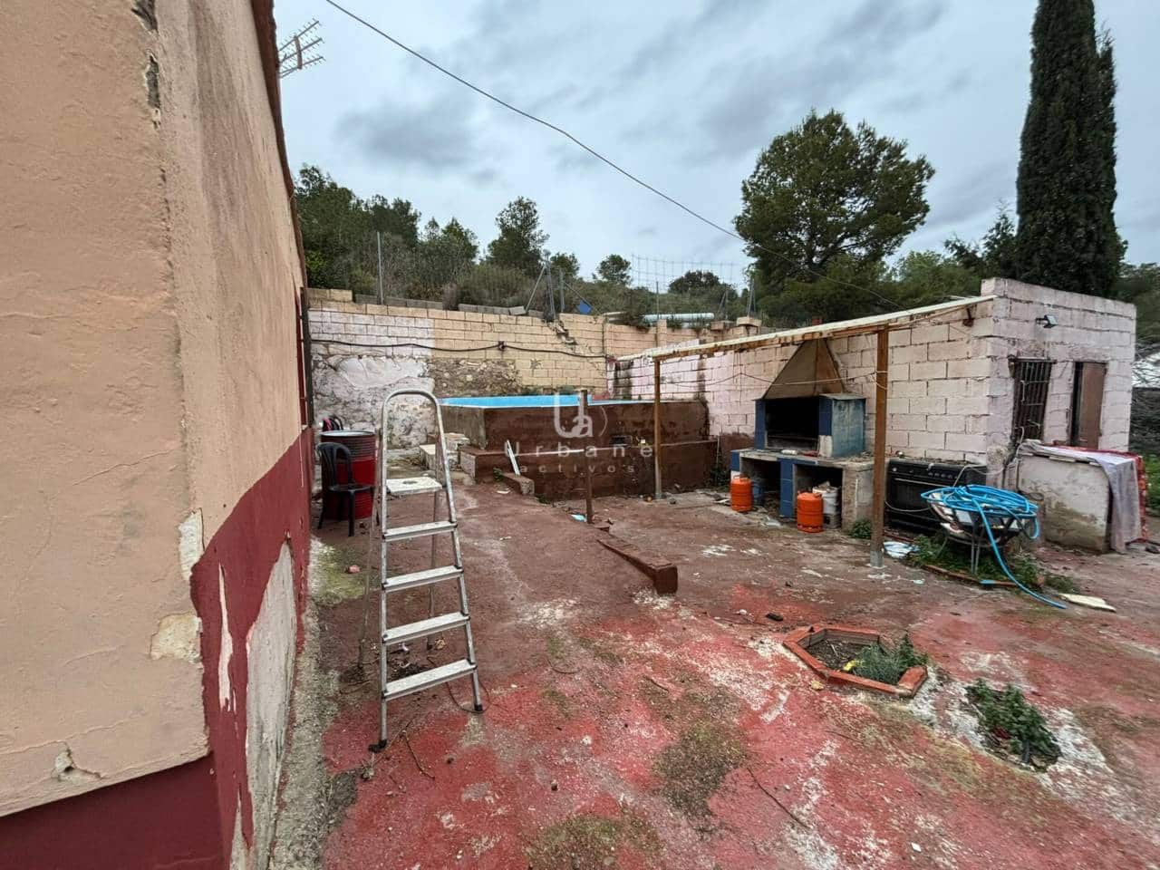 4 bedroom Villa for sale in Lliria with pool garage - € 180,000 (Ref: 9962032)