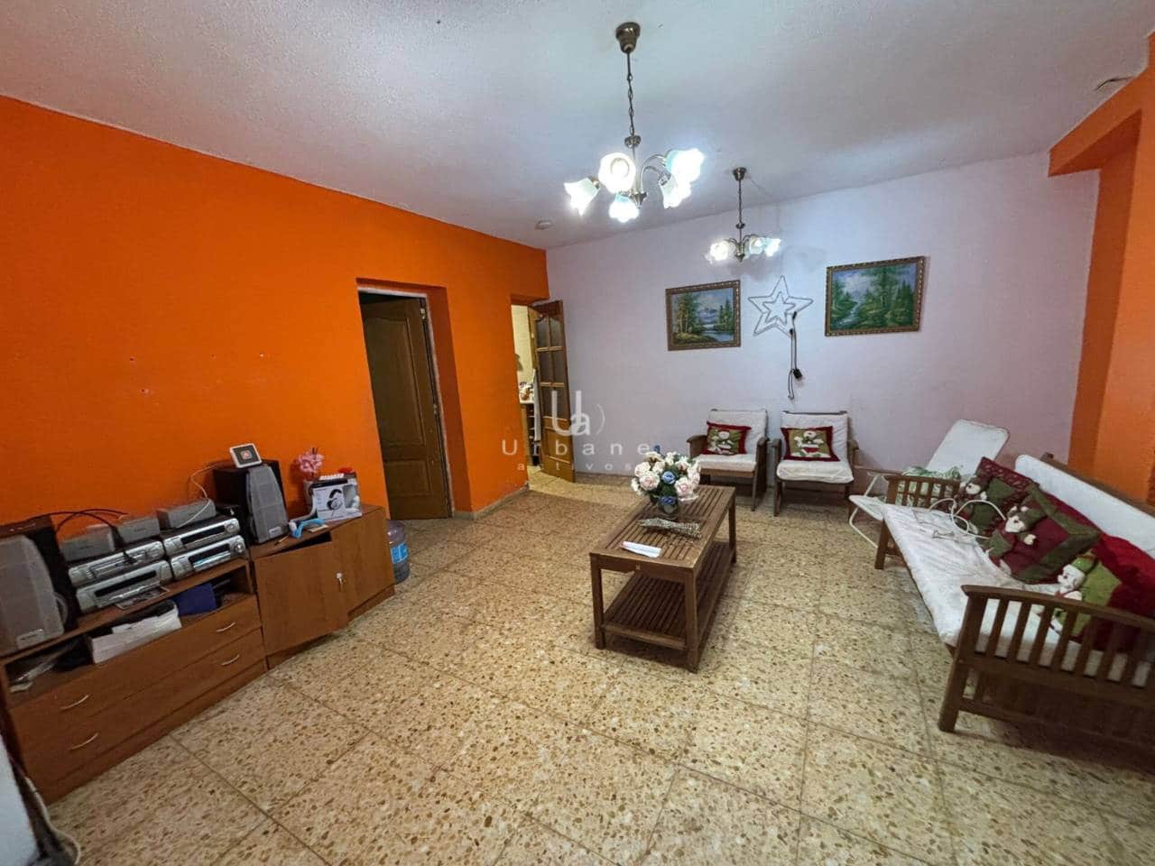 4 bedroom Villa for sale in Lliria with pool garage - € 180,000 (Ref: 9962032)