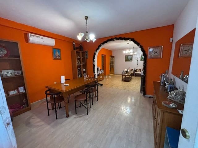 4 bedroom Villa for sale in Llíria with pool garage - € 180,000 (Ref: 9962032)