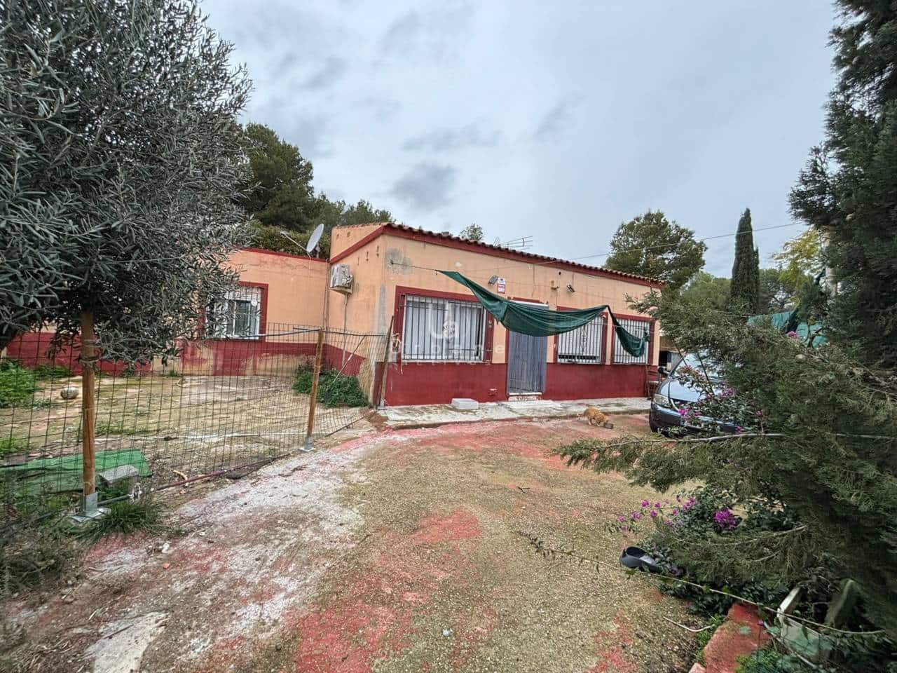 4 bedroom Villa for sale in Lliria with pool garage - € 180,000 (Ref: 9962032)