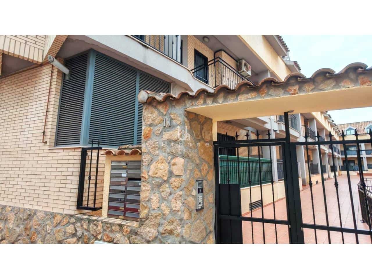 4 chambre Maison de Ville à vendre à Aldaia avec garage - 261 000 € (Ref: 9964603)