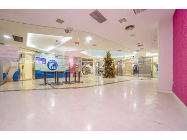 Commercieel te koop in La Catedral, Murcia stad - € 49.000 (Ref: 9969227)