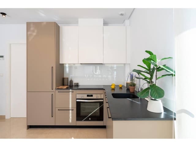 3 soverom Rekkehus til salgs i Elche / Elx med svømmebasseng garasje - € 459 000 (Ref: 9972881)