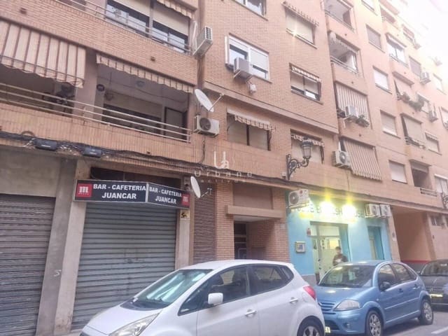 Erhverv til salg i Valencia by - € 100.200 (Ref: 9974517)