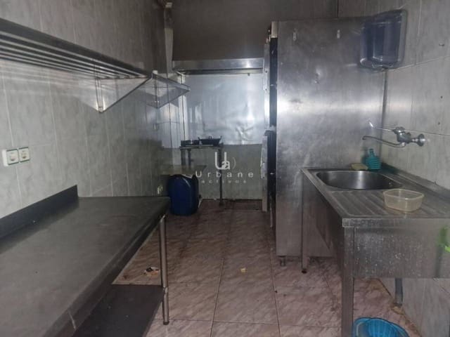 Erhverv til salg i Valencia by - € 100.200 (Ref: 9974517)