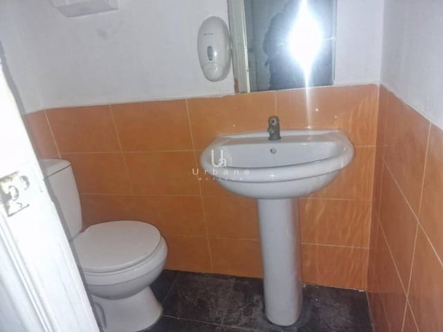 Erhverv til salg i Valencia by - € 100.200 (Ref: 9974517)