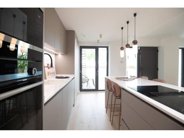3 soveværelse Byhus til salg i Pilar de la Horadada med swimmingpool garage - € 385.000 (Ref: 9974520)