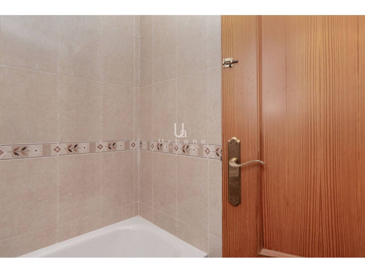3 bedroom Flat for sale in Mar de Cristal with pool garage - € 152,500 (Ref: 9976718)