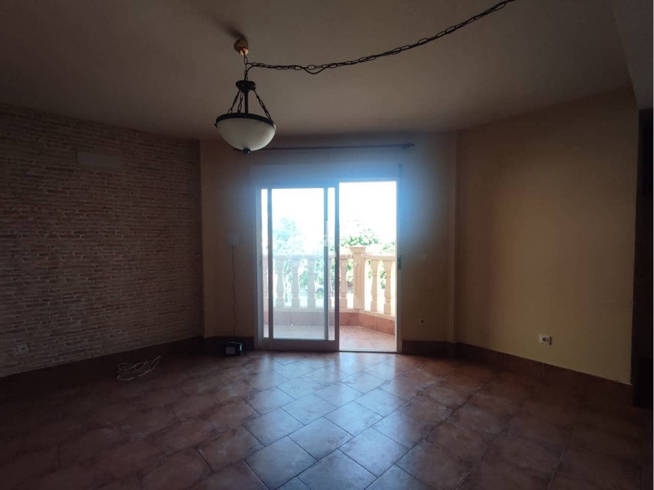 Piso de 3 habitaciones en Avileses en venta con garaje - 100.300 € (Ref: 9978078)
