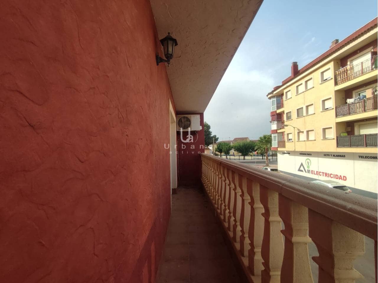Piso de 3 habitaciones en Avileses en venta con garaje - 100.300 € (Ref: 9978078)