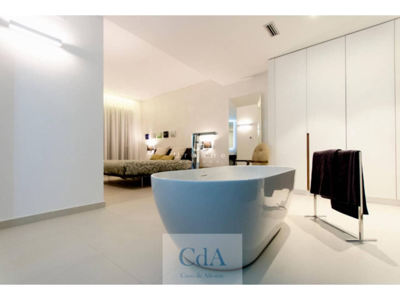 4 chambre Villa/Maison à vendre à Orihuela avec piscine garage - 1 195 000 € (Ref: 9984145)