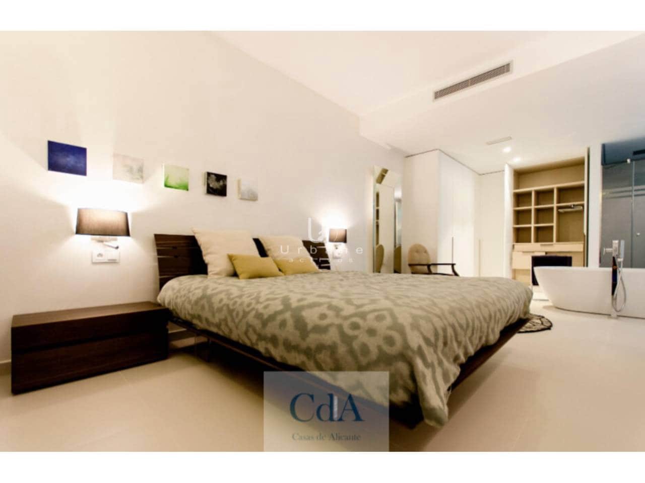 4 chambre Villa/Maison à vendre à Orihuela avec piscine garage - 1 195 000 € (Ref: 9984145)