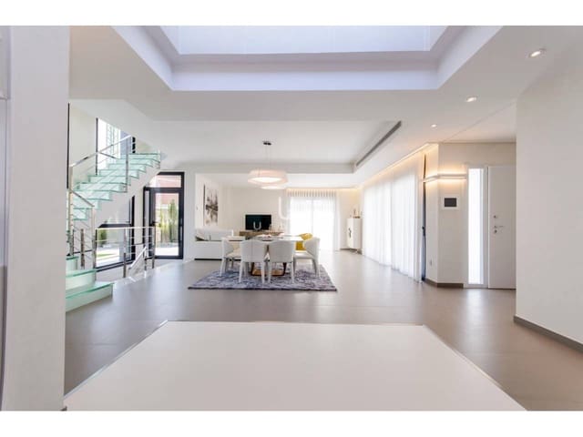 3 soverom Villa til salgs i Orihuela med svømmebasseng garasje - € 1 195 000 (Ref: 9984146)