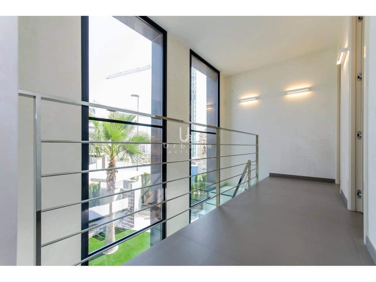 3 soveværelse Villa til salg i Orihuela med swimmingpool garage - € 1.195.000 (Ref: 9984146)