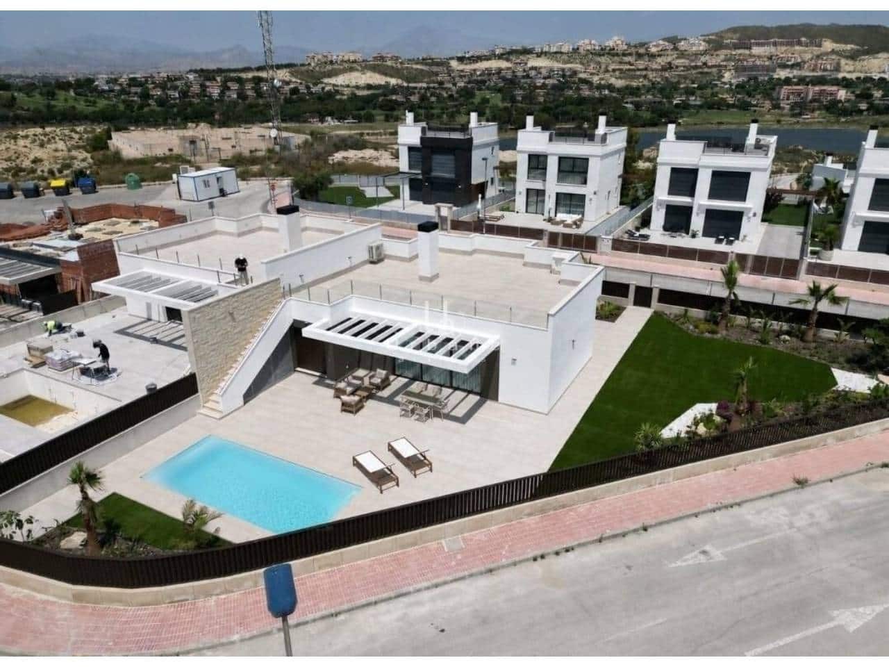 3 soveværelse Villa til salg i Muchamiel / Mutxamel med swimmingpool garage - € 660.000 (Ref: 9984149)