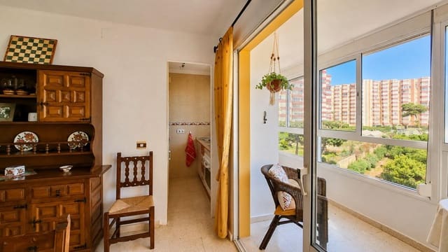 1 makuuhuone Huoneisto myytävänä paikassa Centro Internacional, Torrox mukana uima-altaan - 235 000 € (Ref: 10004237)