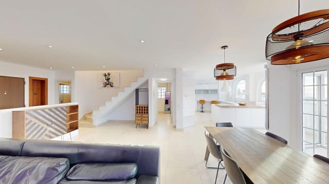 Chalet de 4 habitaciones en Urbanización Santa Rosa, Torrox en venta con piscina garaje - 698.000 € (Ref: 10102670)