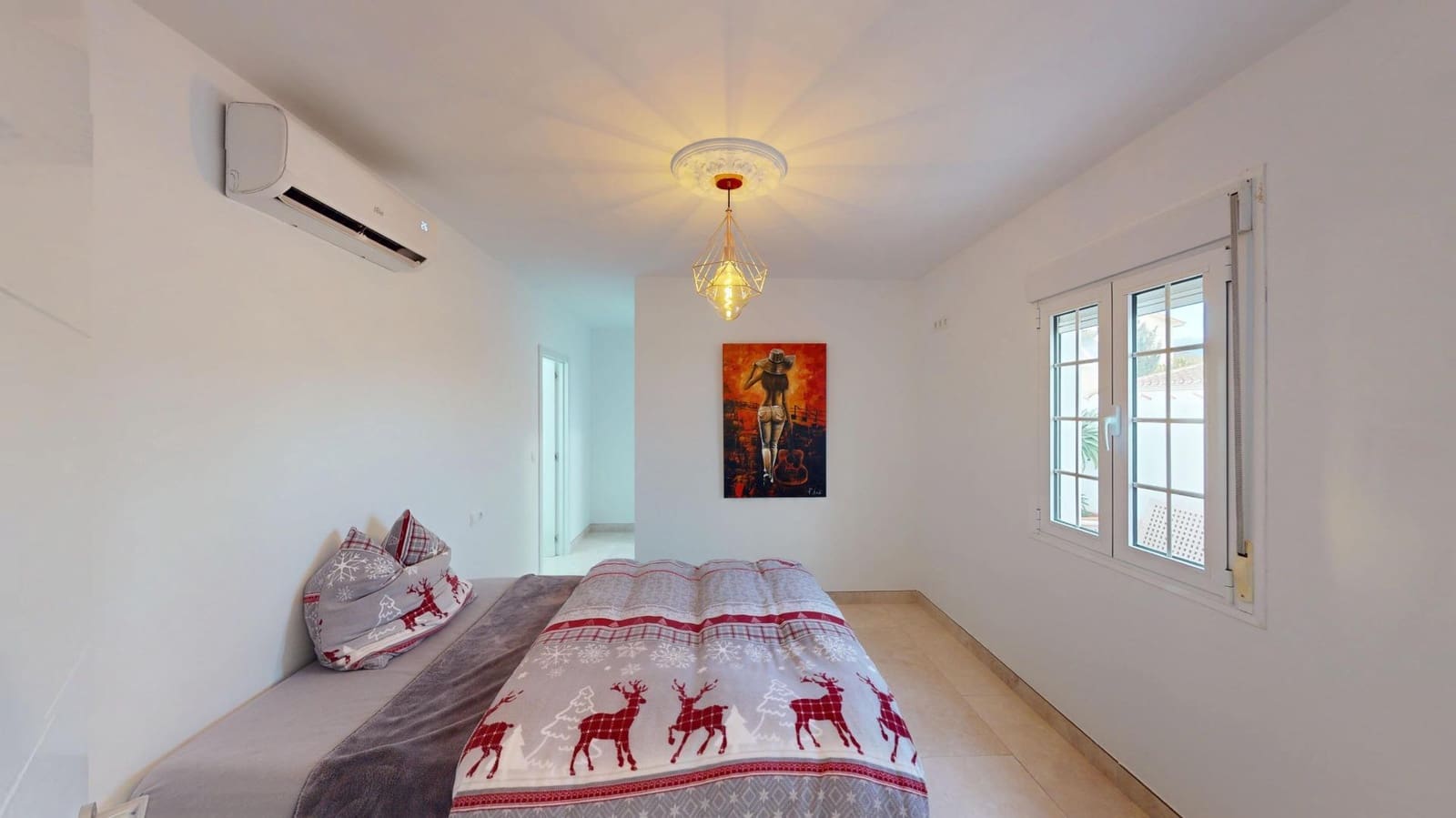 Chalet de 4 habitaciones en Torrox-Costa en venta con piscina garaje - 698.000 € (Ref: 10102670)