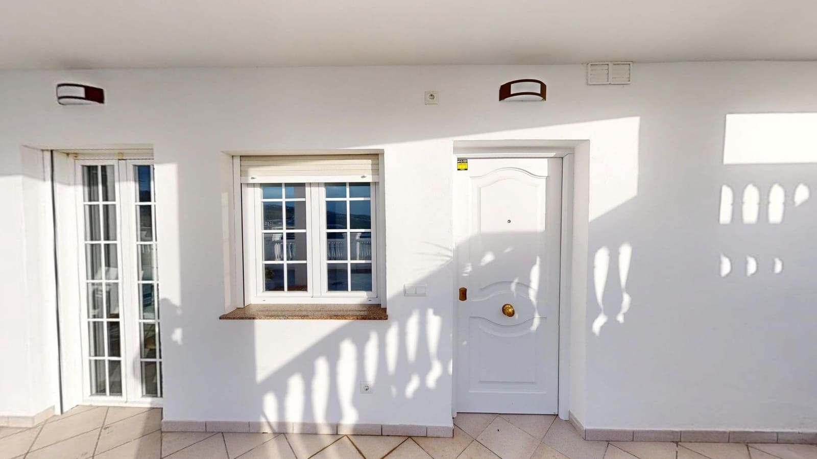 Chalet de 4 habitaciones en Torrox-Costa en venta con piscina garaje - 698.000 € (Ref: 10102670)