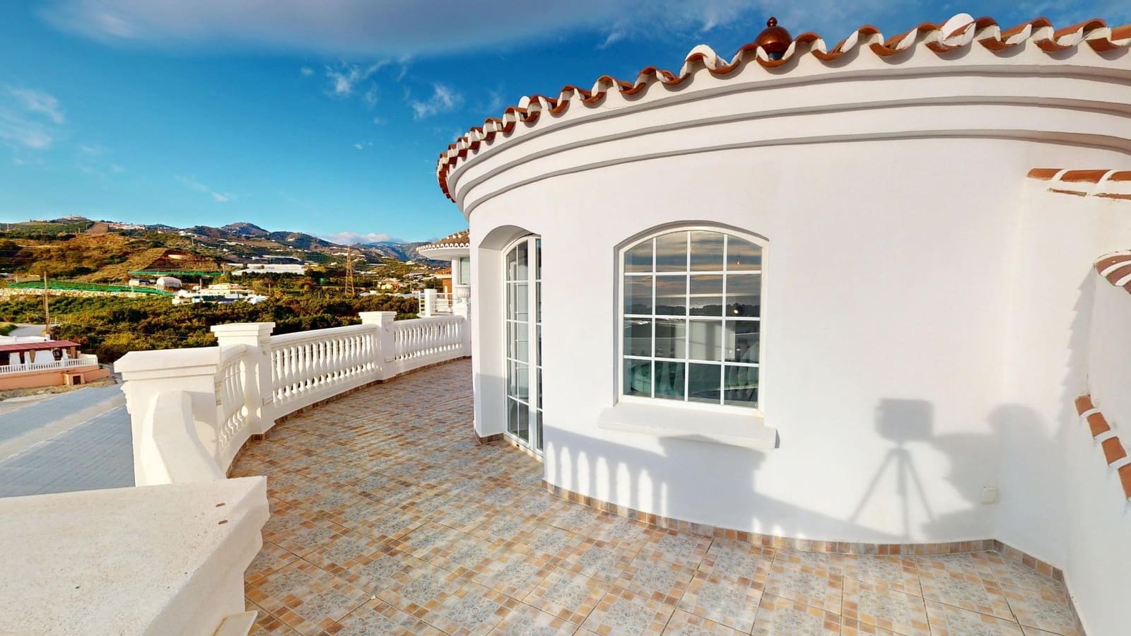 Chalet de 4 habitaciones en Torrox-Costa en venta con piscina garaje - 698.000 € (Ref: 10102670)