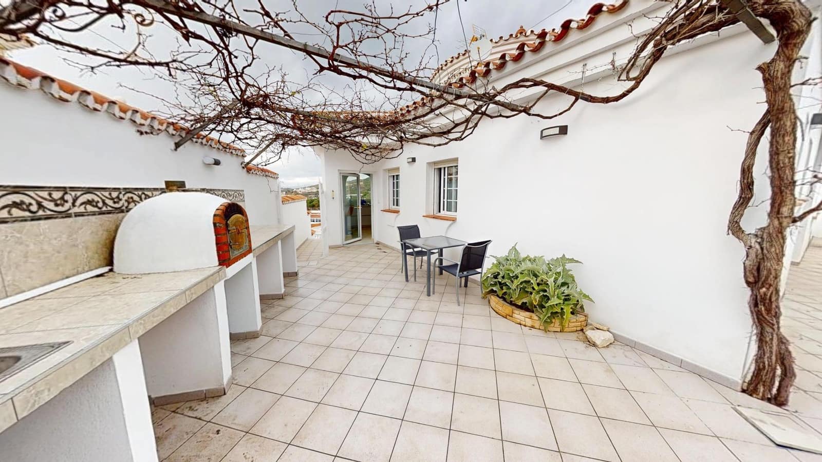 Chalet de 4 habitaciones en Torrox-Costa en venta con piscina garaje - 698.000 € (Ref: 10102670)