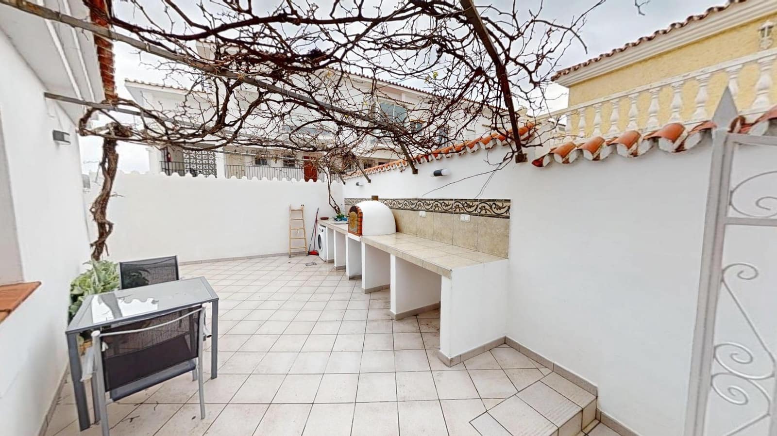 Chalet de 4 habitaciones en Torrox-Costa en venta con piscina garaje - 698.000 € (Ref: 10102670)