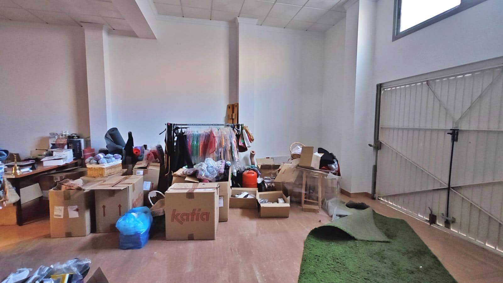 Erhverv til salg i Velez-Malaga - € 239.000 (Ref: 7594782)