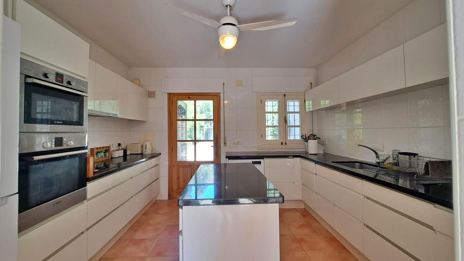 3 bedroom Finca/Country House for sale in Torrox with pool garage - € 589,000 (Ref: 9132371)