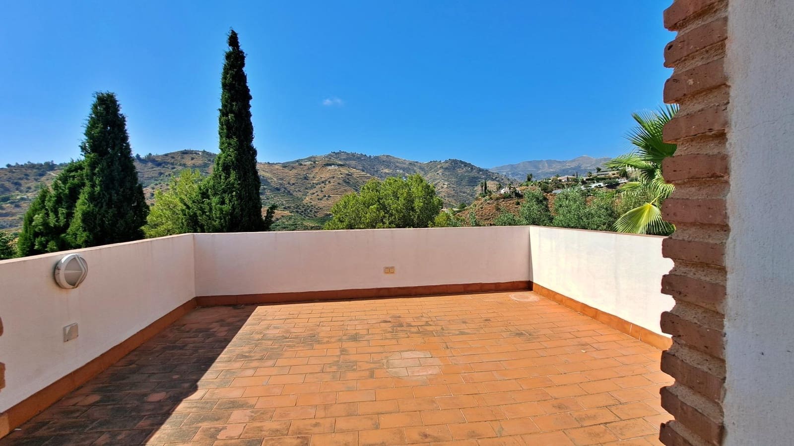 3 bedroom Finca/Country House for sale in Torrox with pool garage - € 589,000 (Ref: 9132371)