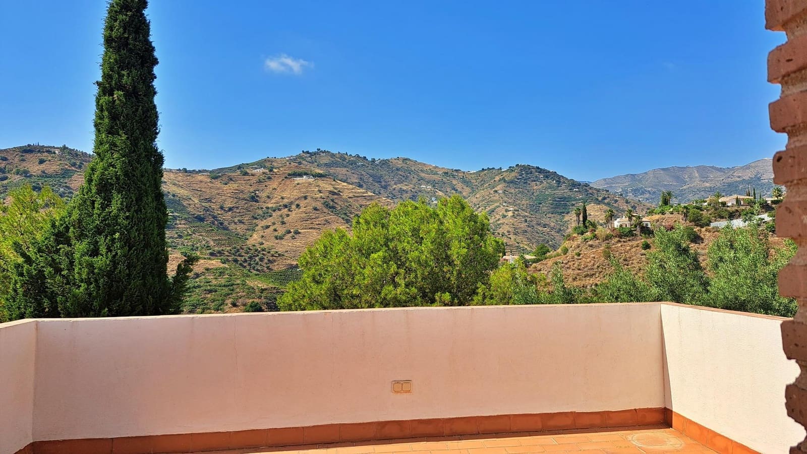 3 bedroom Finca/Country House for sale in Torrox with pool garage - € 589,000 (Ref: 9132371)