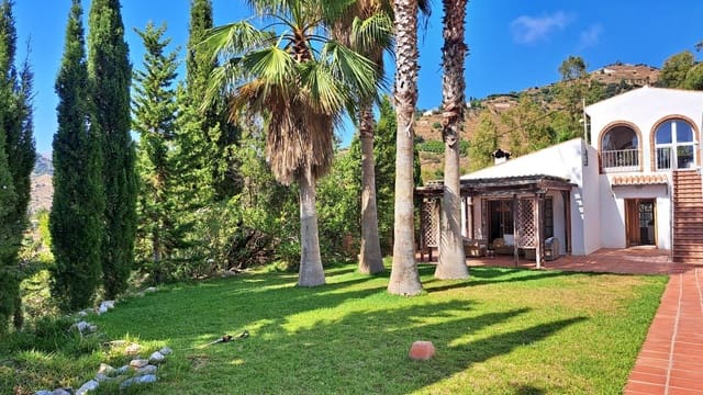 3 chambre Finca/Maison de Campagne à vendre à Torrox avec piscine garage - 564 999 € (Ref: 9132371)