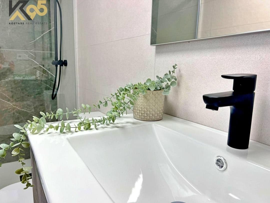 1 bedroom Flat for sale in Almayate with pool garage - € 341,000 (Ref: 9422460)