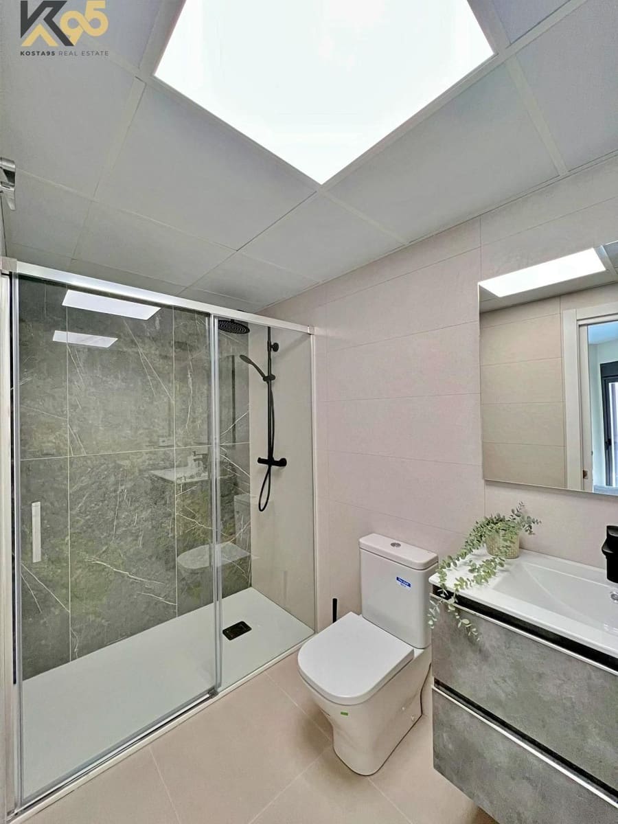 1 bedroom Flat for sale in Almayate with pool garage - € 341,000 (Ref: 9422460)