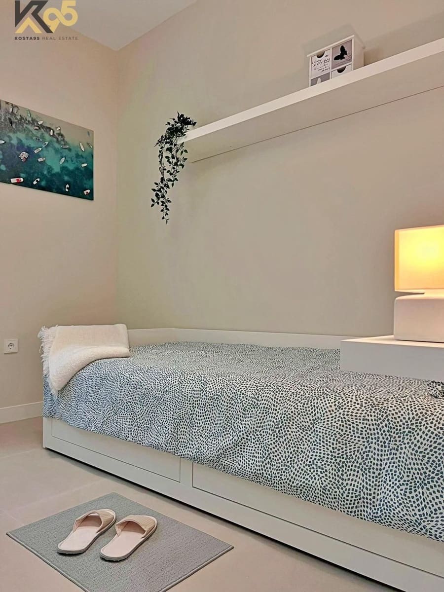 1 bedroom Flat for sale in Almayate with pool garage - € 341,000 (Ref: 9422460)