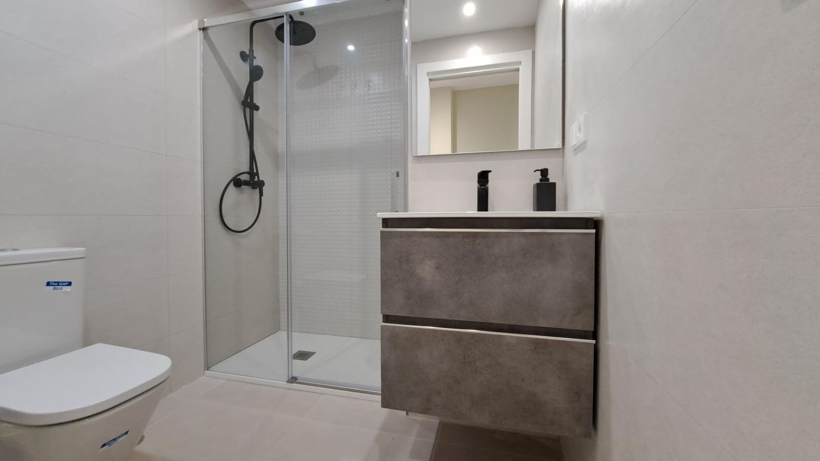 1 bedroom Flat for sale in Almayate with pool garage - € 341,000 (Ref: 9422460)