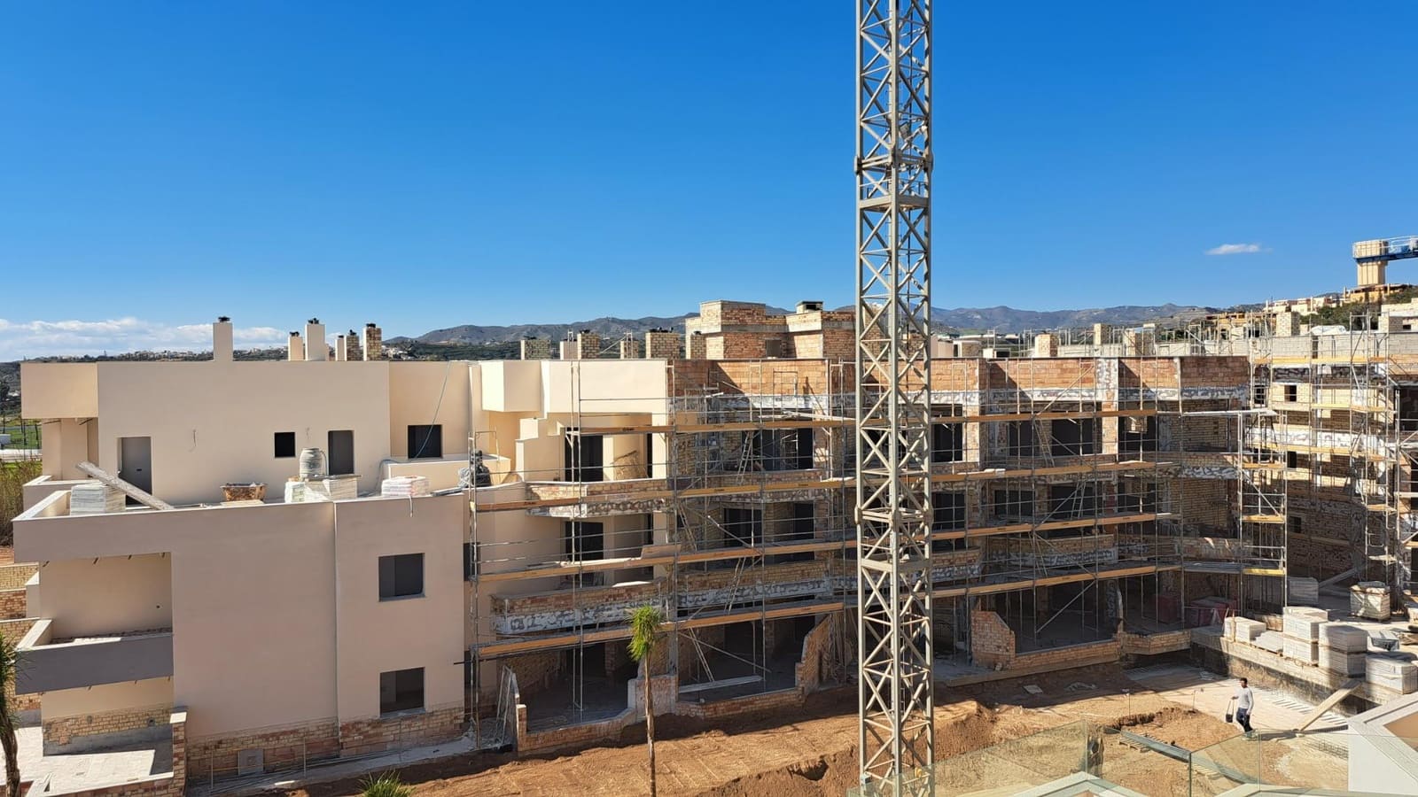 1 bedroom Flat for sale in Almayate with pool garage - € 341,000 (Ref: 9422460)