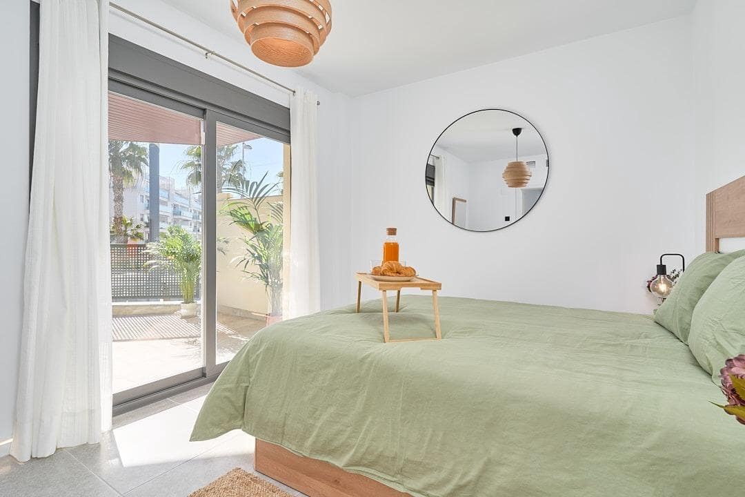 Apartamento de 2 habitaciones en Torrox-Costa en venta con piscina - 300.000 € (Ref: 9440152)